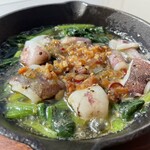 Ajillo with squid and spinach