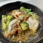 Ajillo with Oyster and broccoli