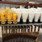 カフェ トスティーナ - パッションフルーツとライチゼリー、アールグレイパンナコッタ