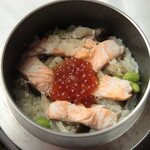 Luxury Kamameshi (rice cooked in a pot) with salmon and salmon roe