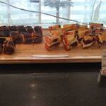 カフェ トスティーナ - レーズンあんバターサンド、マロンブレッド、