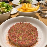 NOURA - 馬肉のタルタルステーキとポムフリット