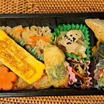 そば処イーハトーブの里 - 【五目おこわ弁当】１４５０円