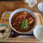 麺処 ちゅるちゅる - ヒレカツカレーのおうどん しじみの佃煮ごはん付