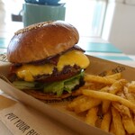 The BEACH BURGER HOUSE - 