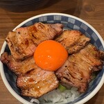 いかれたヌードル フィッシュトンズ - 炭火吊し飯