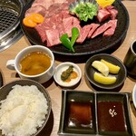 焼肉レストラン 奥田 - ご飯・汁物・漬物