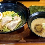 Yokohama Ie Keira-Men Shou - 黄金つけ麺・小盛（2023.10）