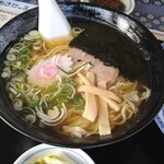 あさかっ子 - ホッとする味わいのラーメン