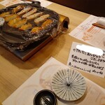 Sakana To Sake Hanatare - 薩摩揚げ鉄板焼き