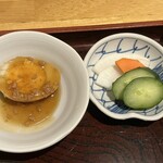 Yuuchi an - 小鉢と漬物