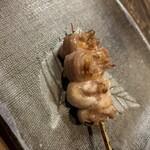 十二社通り 地鶏焼とりや - せせり　450円　この店は折りたたみタイプでした