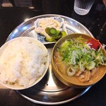 Nikomiya Hidari Nanameue Nijuu Yondo - もつ煮込み定食  850円