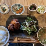 Yaoya Ginsou - 銀草の定食、唐揚げ＋￥200