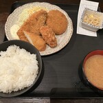 Komoriya - ミックスフライ定食890円