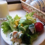 Supa Hoteru Arupina Hida Takayama - 野菜サラダ＆牛乳　－　朝食バイキング