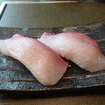 市場ずし駅前 - ぶり２貫 ¥380