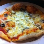 カフェ＆ビア　あるかアるか - 今日はお腹空いてたので、アンチョビのピッツァ☆