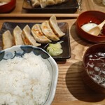 肉汁餃子のダンダダン - 肉汁焼き餃子定食（750円）