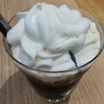 Aoi Kohi - アイスウィンナーコーヒー　どアップ