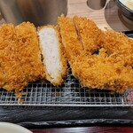 とんかつ新宿さぼてん - 亜麻仁の恵み豚ロースかつ御前＋カキフライ2個＋大海老フライ