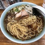 ラーメン 大西 - 2玉分くらいの自家製麺？