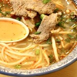 ハロー ベトナム - 麺(ブン)とスープのアップ