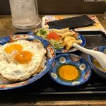 白楽天 今治本店 - 焼豚玉子飯＋揚ギョーザ