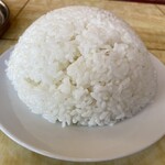 アリ インディアン レストラン - ライス　　　大盛りにしたら可愛い山になってた