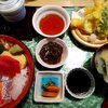 塚本鮮魚店 - 特上海鮮丼＋天ぷら：2000円