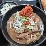 ゆで太郎 もつ次郎 - もつ煮に赤鬼（唐辛子）