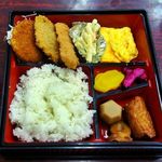 Miharu Shiyokudou - パカッ！ゴージャスなお弁当です
                      
