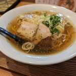 Menya Sado Tomo - 醤油ラーメン(700円)