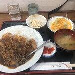 三春 - カツカレー大盛り950円