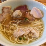 塩そば時空 - カイワレとネギの下のお肉おいしい