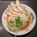 中華そば 十目一八食堂 - 淡麗醤油そば 炙りチャーシュー 田中農場の味玉トッピング