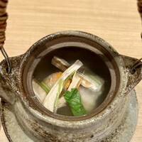 梅田 鮨 よこ田 - ハモと松茸、海老土瓶蒸し