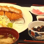 和風レストラン 杏 - チキンカツ定食　チキンがヘルシーでサクサク、キャベツの千切りは細くてフワフワです。