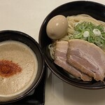 刈谷 秘境のラーメン 台湾油そば ぎん晴れ55 - 名古屋発、伝説の豚×鶏Wスープ濃厚つけ麺。晴レル屋直伝の深い味わいをぎん晴れ55で。シンプルながらも圧倒的な旨味。トッピングを自分好みにカスタマイズして、あなただけの一杯を。味の深みとともに、オリジナリティも楽しんで。