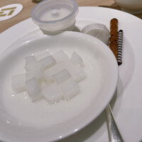 ベルテンポ - デザート 杏仁豆腐、レモンシャーベット、みたらし餅