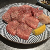 焼肉 燈花 - コースの塩にアラカルトの上ハラミ追加