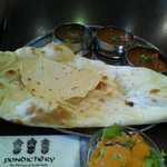 南インド料理 ポンディシェリ - ランチ３種のカレー