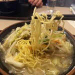 味の大善 - 麺リフト