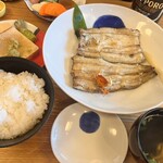 うなぎ亭 友栄 - しら焼御前6,800円
      肝吸い、お新香付き