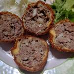 肉の旭屋 - メンチカツの断面