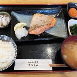 Minnano Shokudou Ushibukatei - サーモンハラス定食