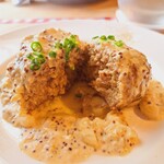 小さな洋食屋さん プティ リジエール - ハンバーグランチ(2000円)　ハンバーグ　断面