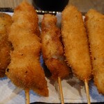 Nagomi Dokoro Inase - （左から）肉詰めピーマン、鶏、イカ、アジ、豚バラ