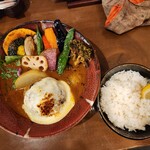 Supu Kare Oku Shiba Shouten - ～カチョカンパ～宗谷岬ハンバーグとカチョカバロのスープカレー(2580円)です。