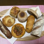 天然こうぼぱん とことこ - 左端のベリーベリーショコラもバリ旨(*´꒳`*)